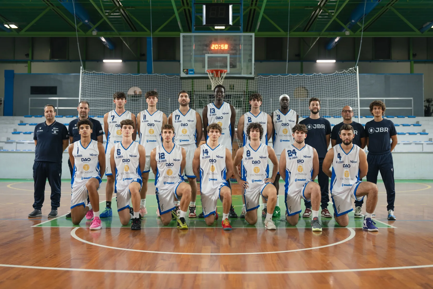La Tecnisan JBR Rovereto 2026/27 al PalaMarchetti: giocatori e staff della Serie B Interregionale